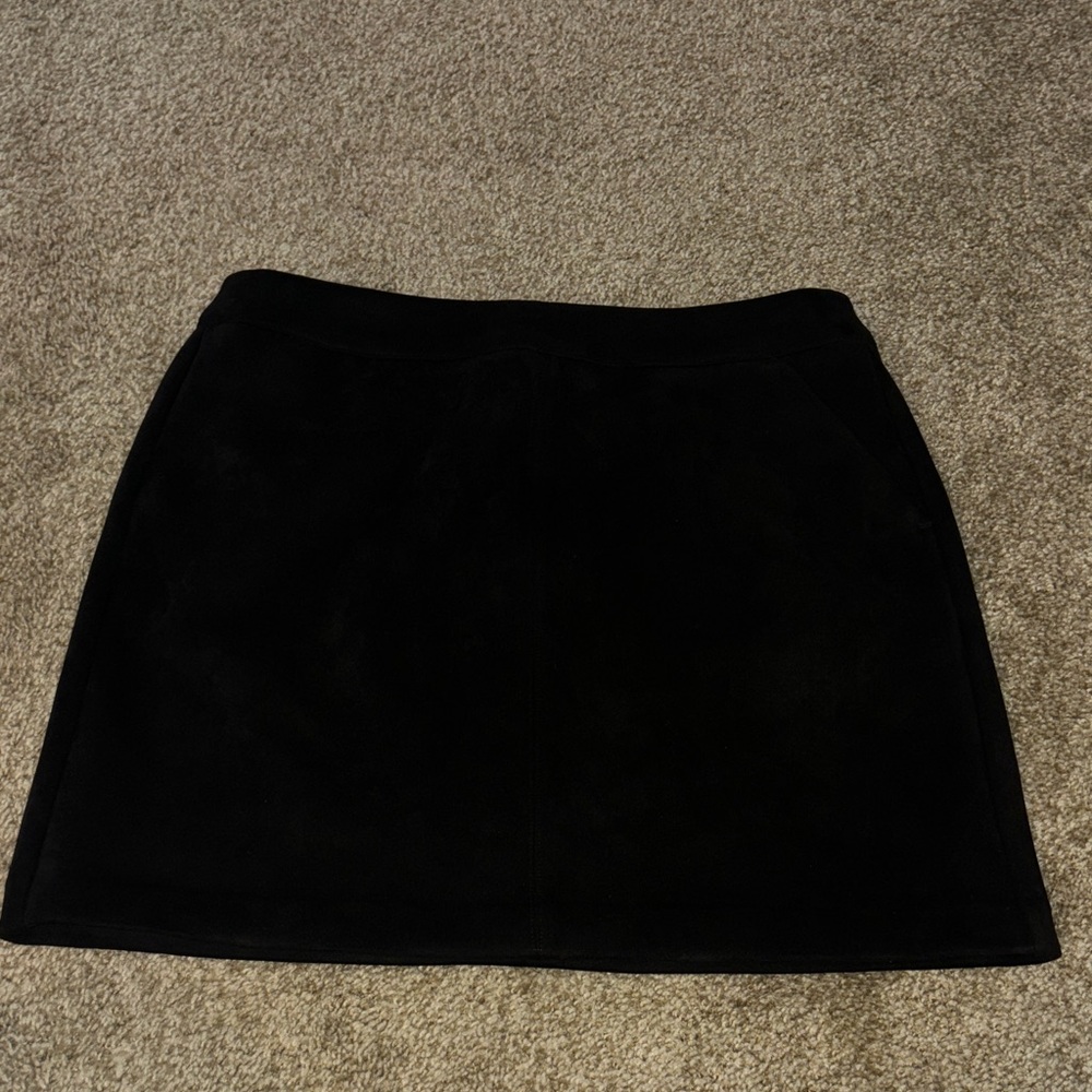 Vero Moda Black Mini Skirt with Gold Zipper Detail